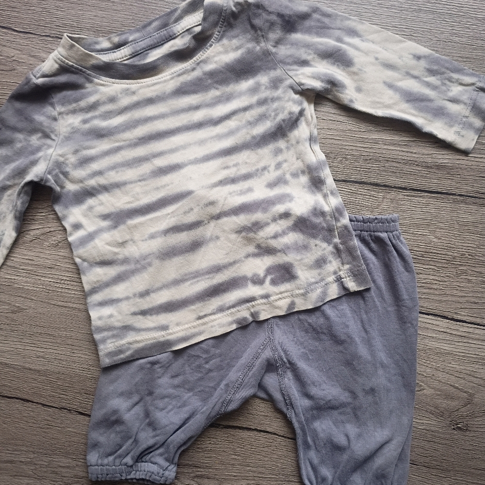 Little Peanut Peek Outfit